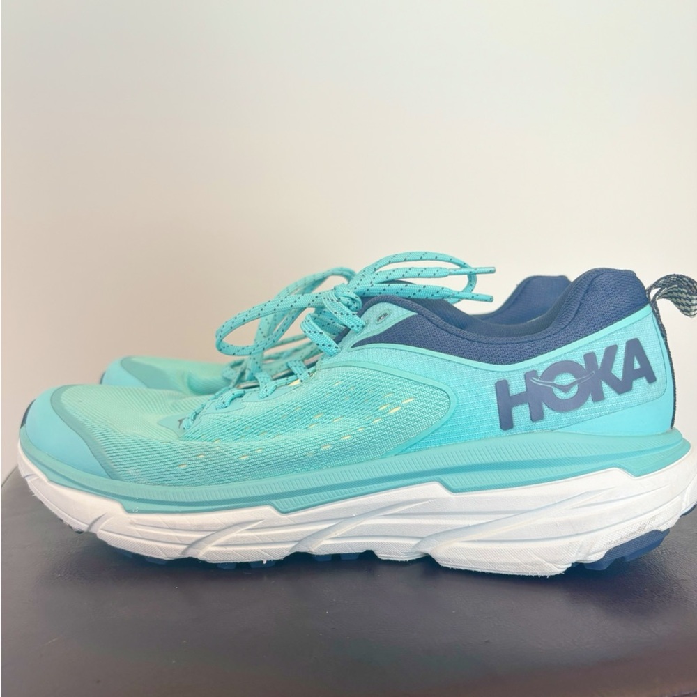 Hoka Women’s Challenger ATR 6
